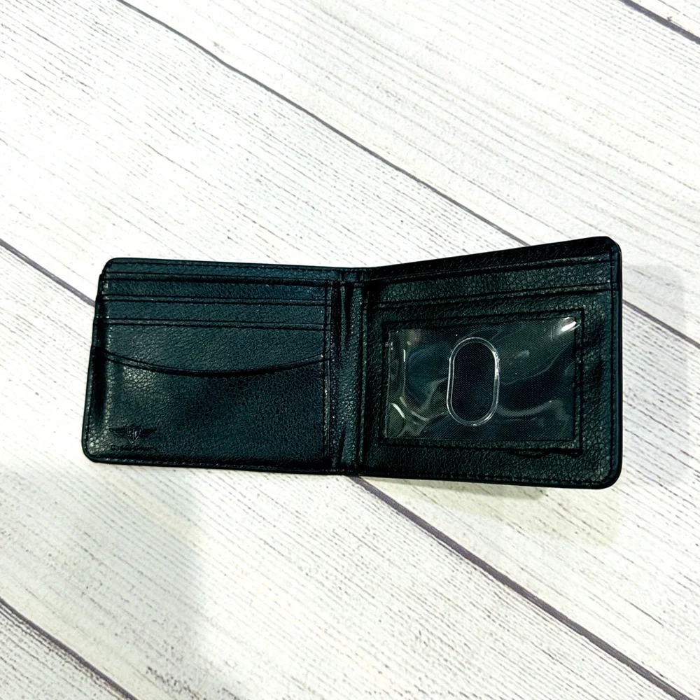 Batman Arkham City Bi-fold Wallet - Picture 3 of 3